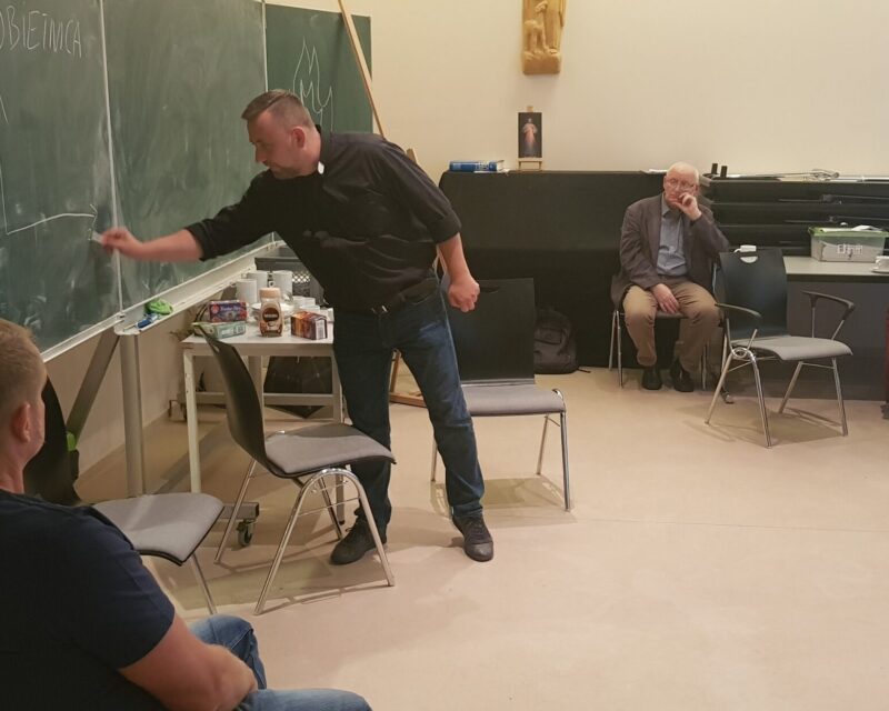 Spotkanie #4: Rozwój, kryzys, regres